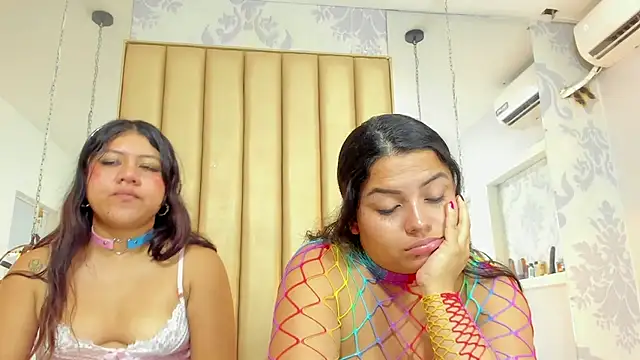 Chatroom XXX en direct de KonyBell