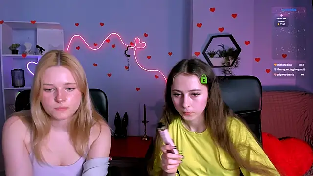 rebecca_smile Chat XXX in diretta