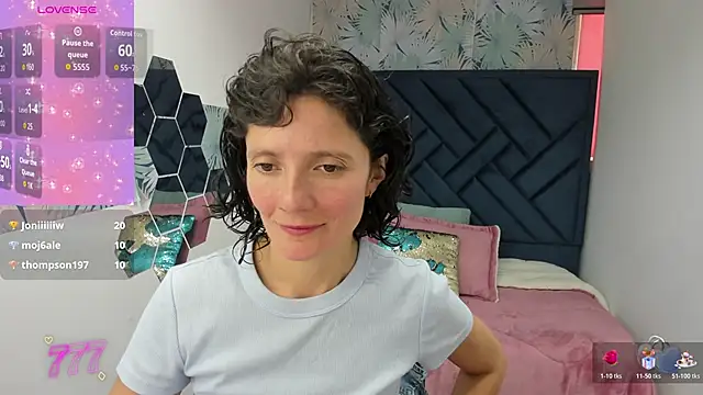 Valery_More__のウェブカメラショー