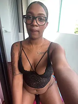 Emi_rousse Live XXX-chat