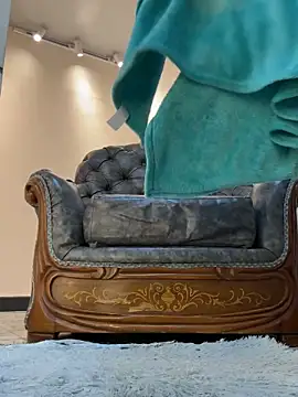 Pokazy przed kamerką – niky_smit