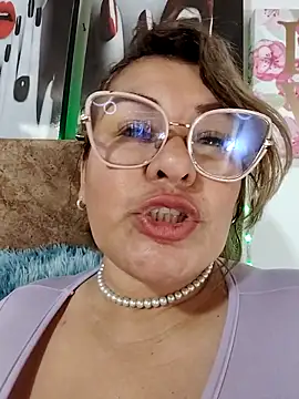 AlexxiaaMat élő XXX-chatje