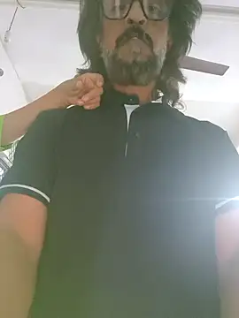 KumarSilencesex21: διαδικτυακό σόου στην κάμερα