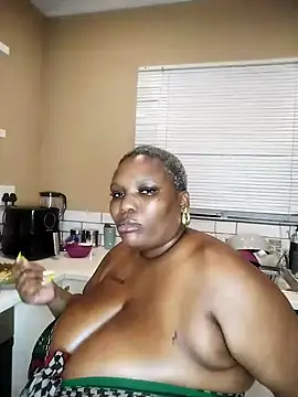 queenbusty – webcam-show