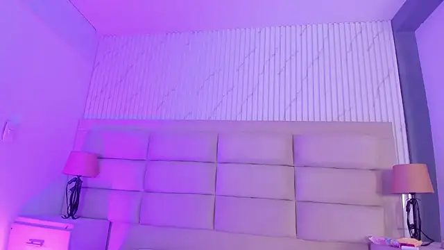 Chat +18 de CarolineFyre ao vivo