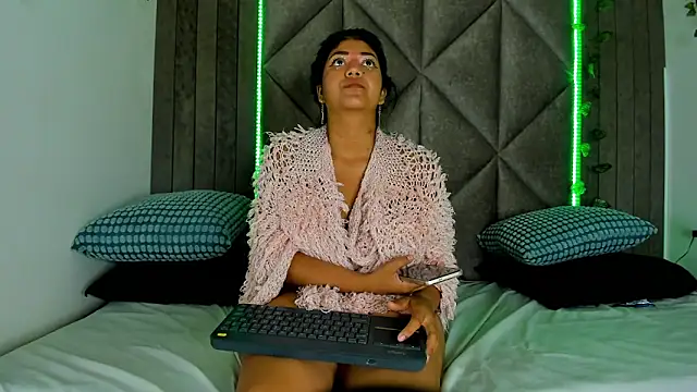 Yaraviper__n Live XXX chat