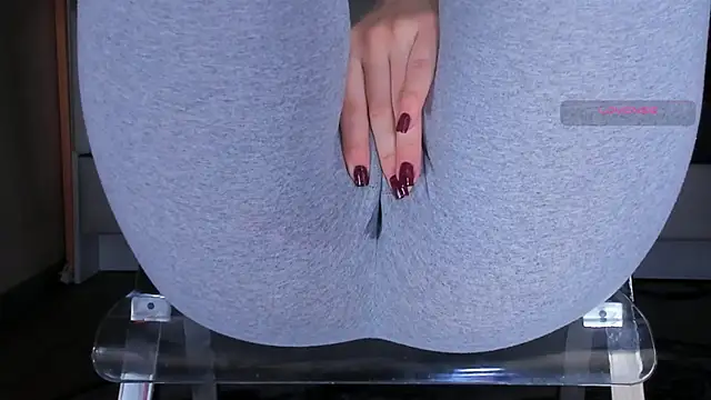 Cameltoe_squirt_inPants' Live XXX Chat