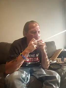 yourMasterisBored Chat XXX live