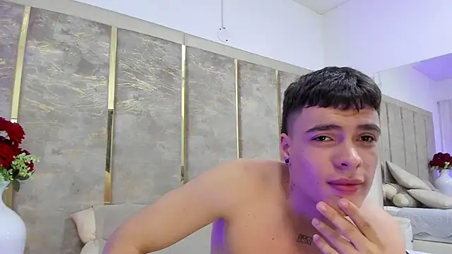 Pokazy przed kamerką – BenitoSaenz