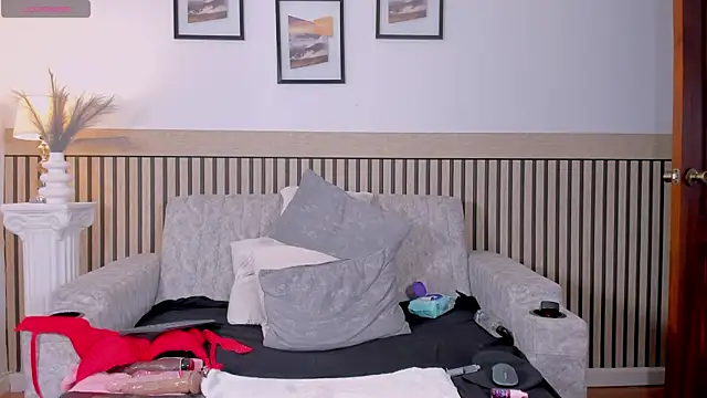 Lucy_Milf_68のライブXXXチャット