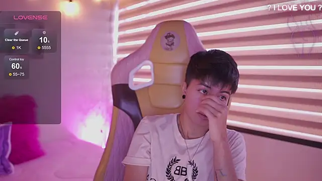 tommy_blueのライブXXXチャット