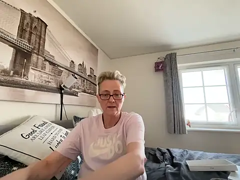 Curvy-Jinx Obrolan Langsung XXX