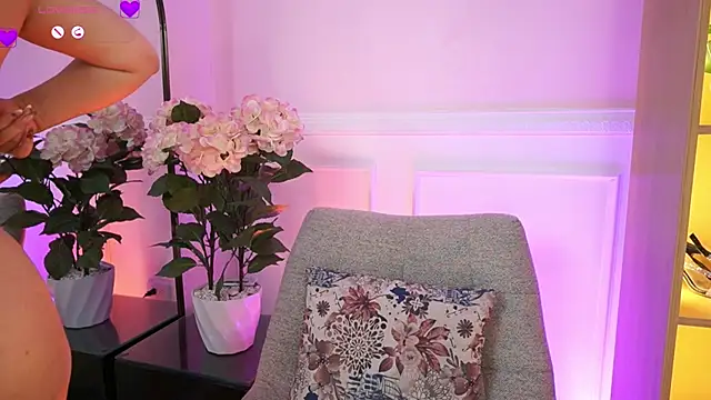 MilaCrave's Live XXX Chat