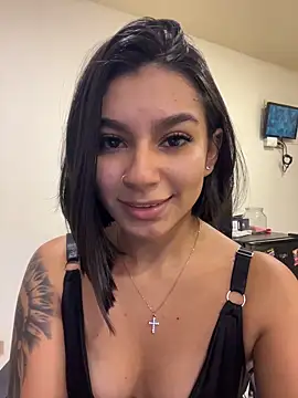 AlyssaRay's Live XXX Chat