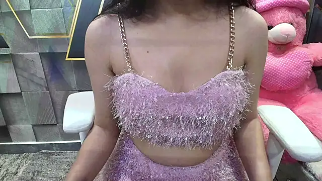 NymphoIsLive Adlı Modelin Canlı XXX Sohbeti