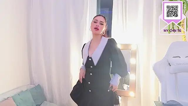 Sofia_Plump Adlı Modelin Canlı XXX Sohbeti