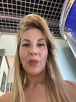 LisaMurr Adlı Modelin Canlı XXX Sohbeti