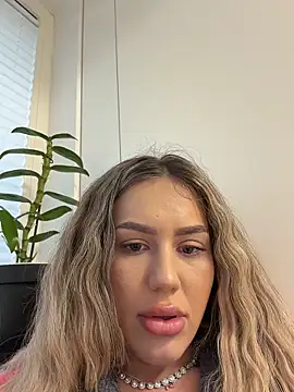 Chat XXX ao vivo de BarbieDoll13