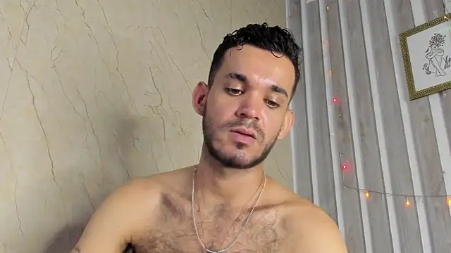 EthanGrey Chat XXX in diretta