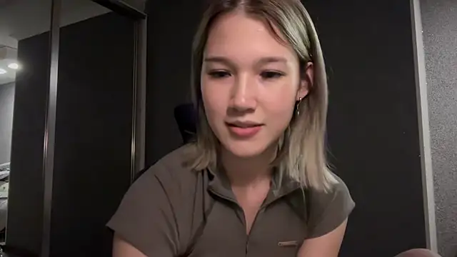 แชท XXX สดของ lilXdomiii