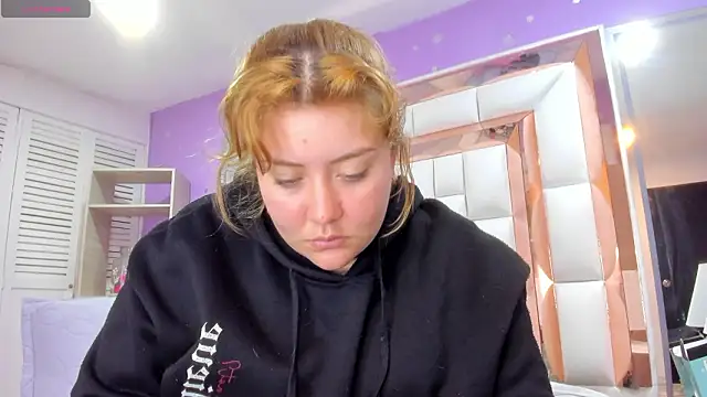 rousse_millers' Live XXX Chat