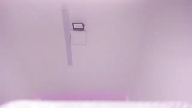 Živý XXX chat TessaLowe