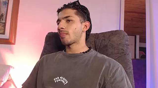 ArturoCardona_'s Live XXX Chat