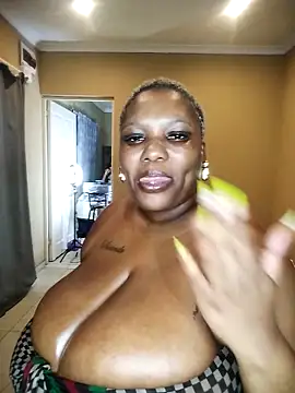 queenbusty's Webcam Show