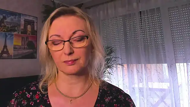 vanessa_chat 即時 XXX 聊天