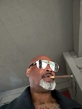 sinnernoir: онлайн-секс-чат