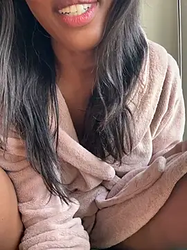 ebonys1ut Adlı Modelin Canlı XXX Sohbeti