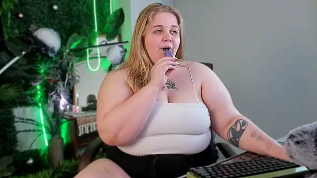 SladaDell: онлайн-секс-чат