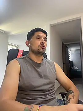 XXX chat uživo modela TroyeSavage