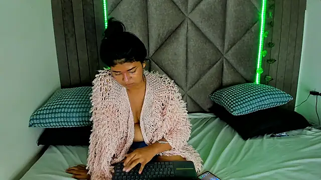 Yaraviper__ 即時 XXX 聊天