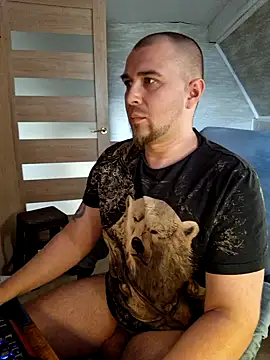 Foxyshaved live XXX chat