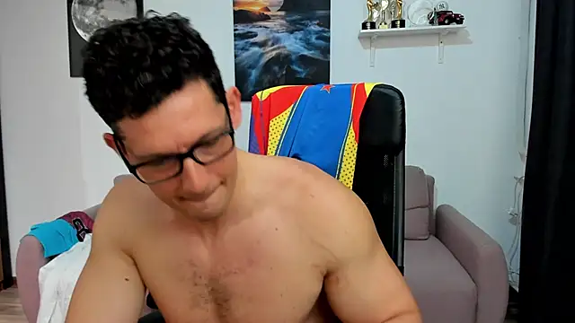 BrutusK08 即時 XXX 聊天