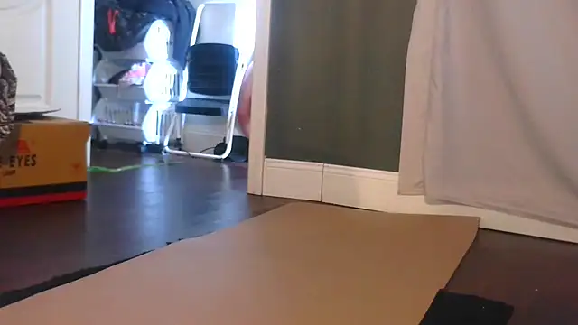 Chatroom XXX en direct de Yumiepussyy