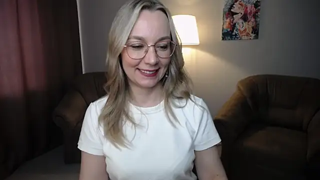 Chat +18 de Ava_Elior ao vivo