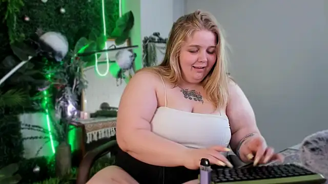 SladaDell élő XXX-chatje