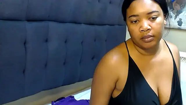 Chatroom XXX en direct de BigBunSquirt