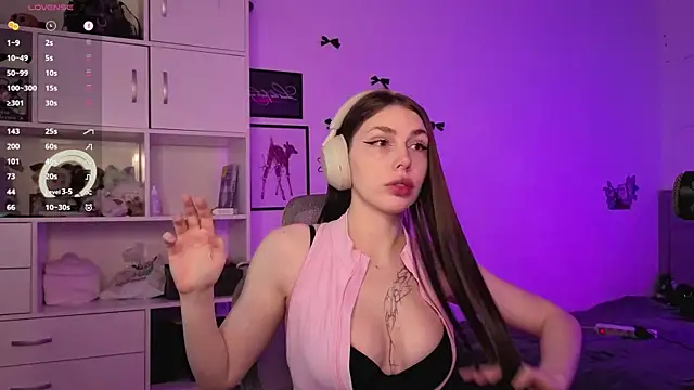 Онлайн чат XXX JustEvalove