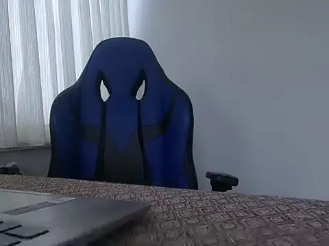 XXX chat uživo modela ALPHANDRE