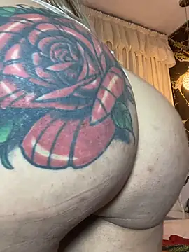 Онлайн чат XXX scarlett_sexx69