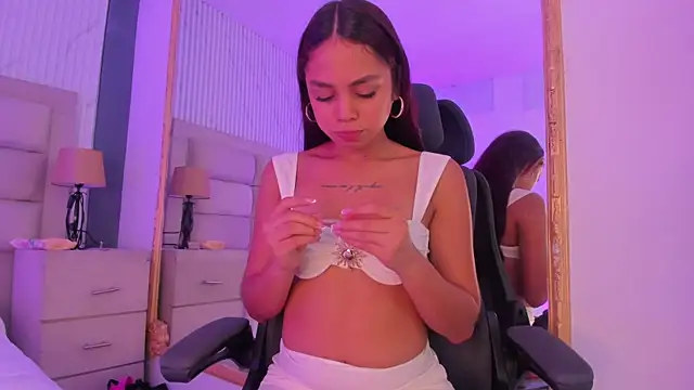 CarolineFyren Live XXX chat