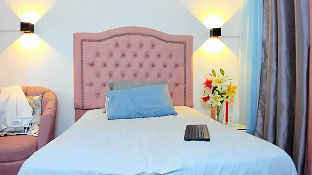 XXX chat uživo modela Paulynavera