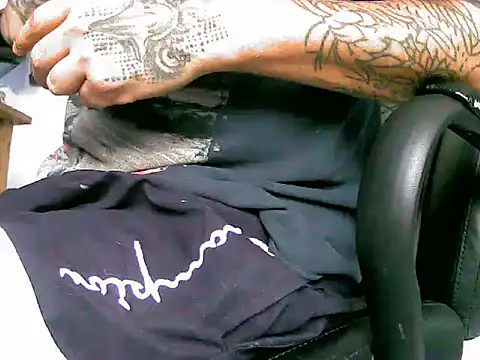 Fuckboyhot23j Webcam show