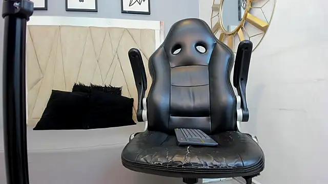 adams_bobby: онлайн-секс-чат