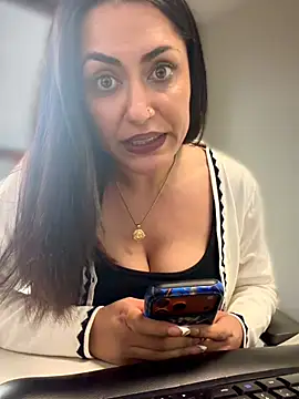 دردشة YourQueen18 ال جنسية المباشرة