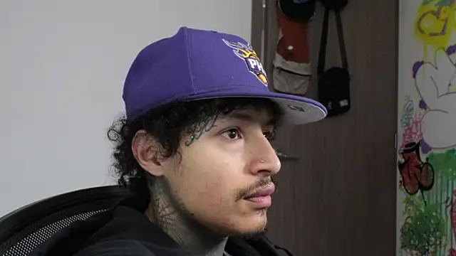 trieone Adlı Modelin Canlı XXX Sohbeti