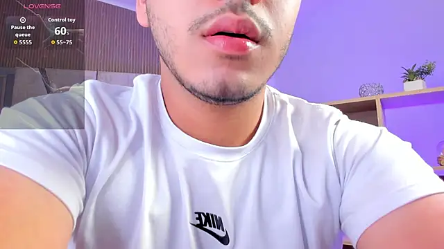 Axel_grey_ 即時 XXX 聊天